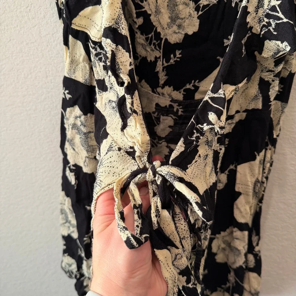 Free People Black Cream Floral Ruffle Wrap Mini Dress Womens XS Short Sleeve